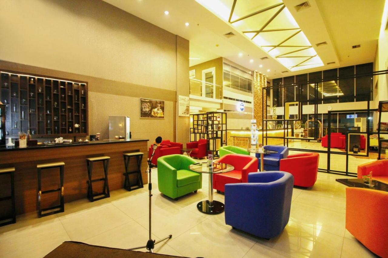 Hotel Dafam Пеканбару Екстериор снимка