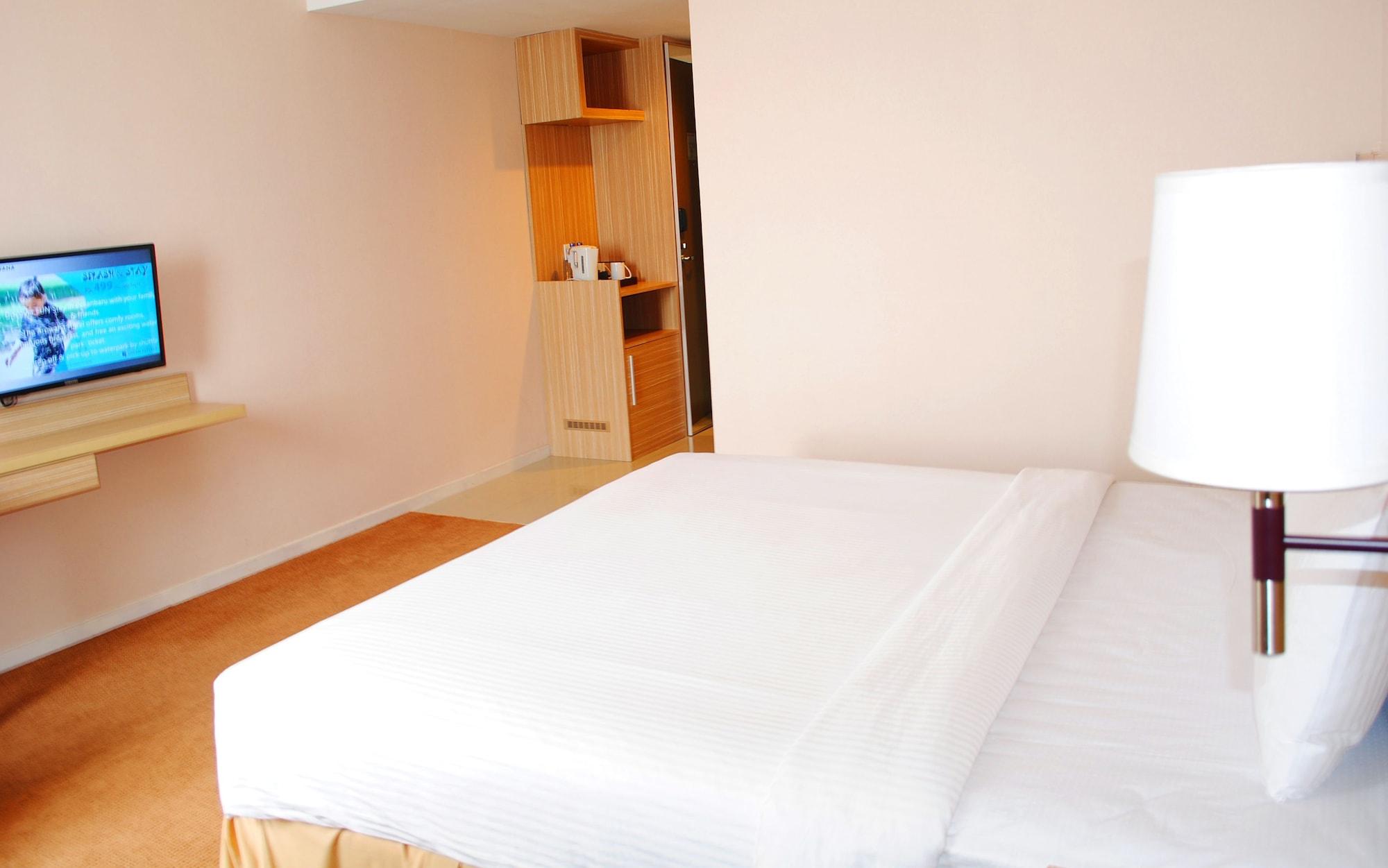 Hotel Dafam Пеканбару Екстериор снимка