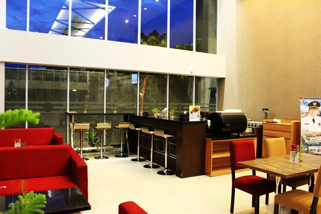 Hotel Dafam Пеканбару Екстериор снимка