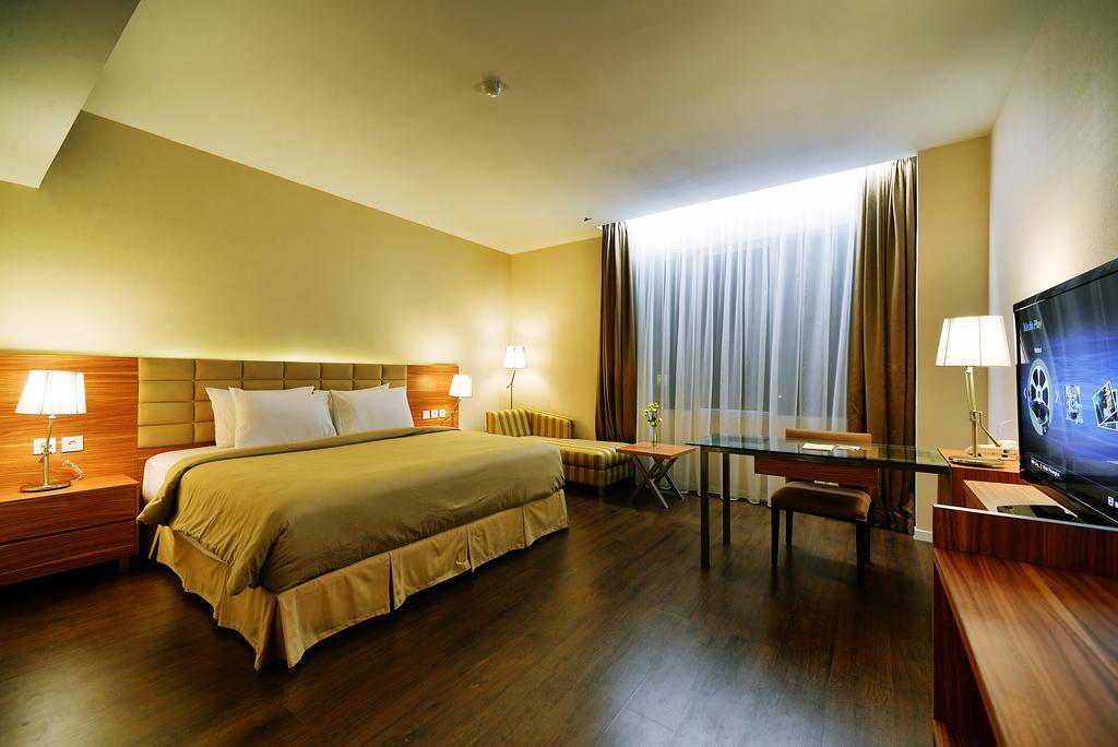 Hotel Dafam Пеканбару Екстериор снимка