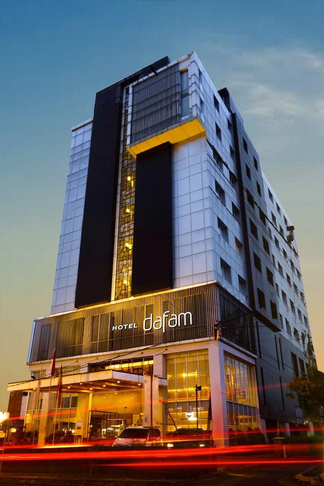 Hotel Dafam Пеканбару Екстериор снимка