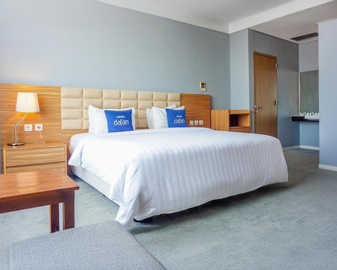 Hotel Dafam Пеканбару Екстериор снимка